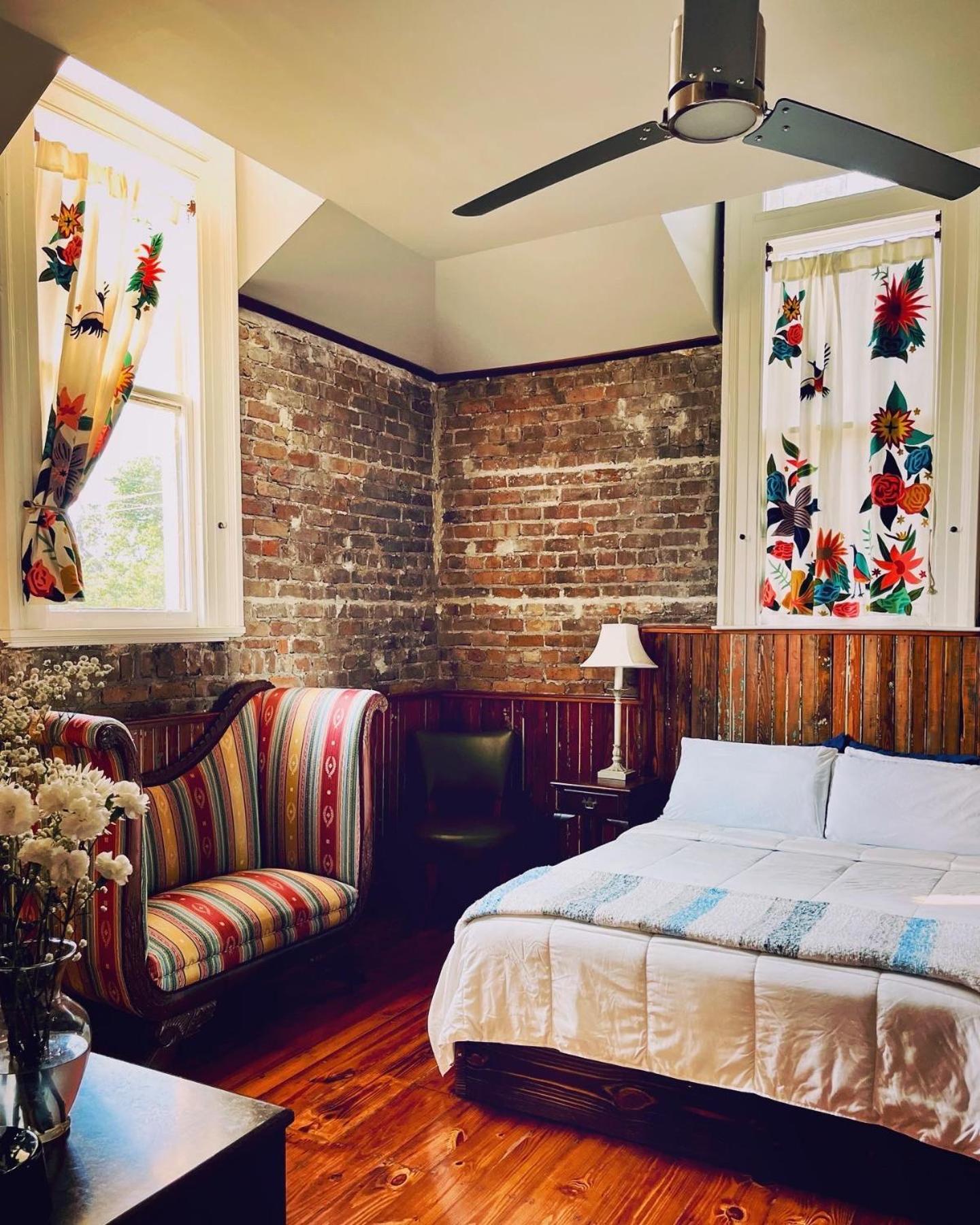 Inn At The Old Jail New Orleans Exterior photo